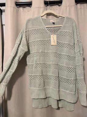Universal Thread Mint Open-Knit V-Neck Sweater – Size M (NWT)